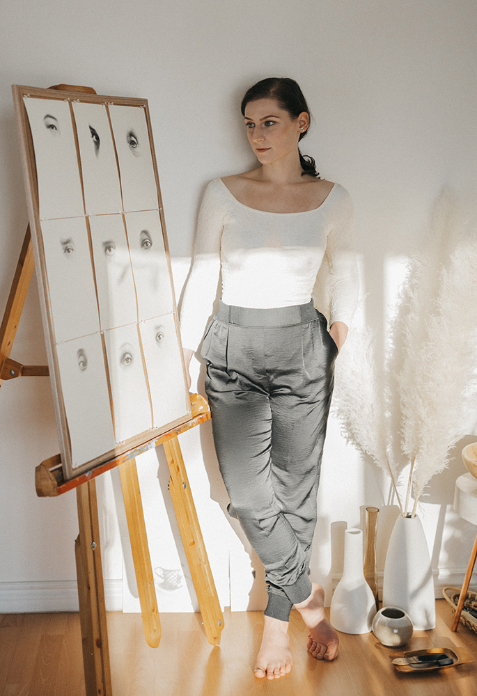 Marina Fridman with eye drawings