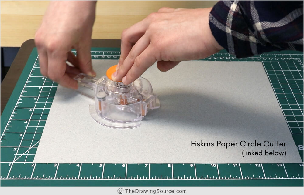 Using the Fiskars Paper Circle Cutter to cut out a paper circle
